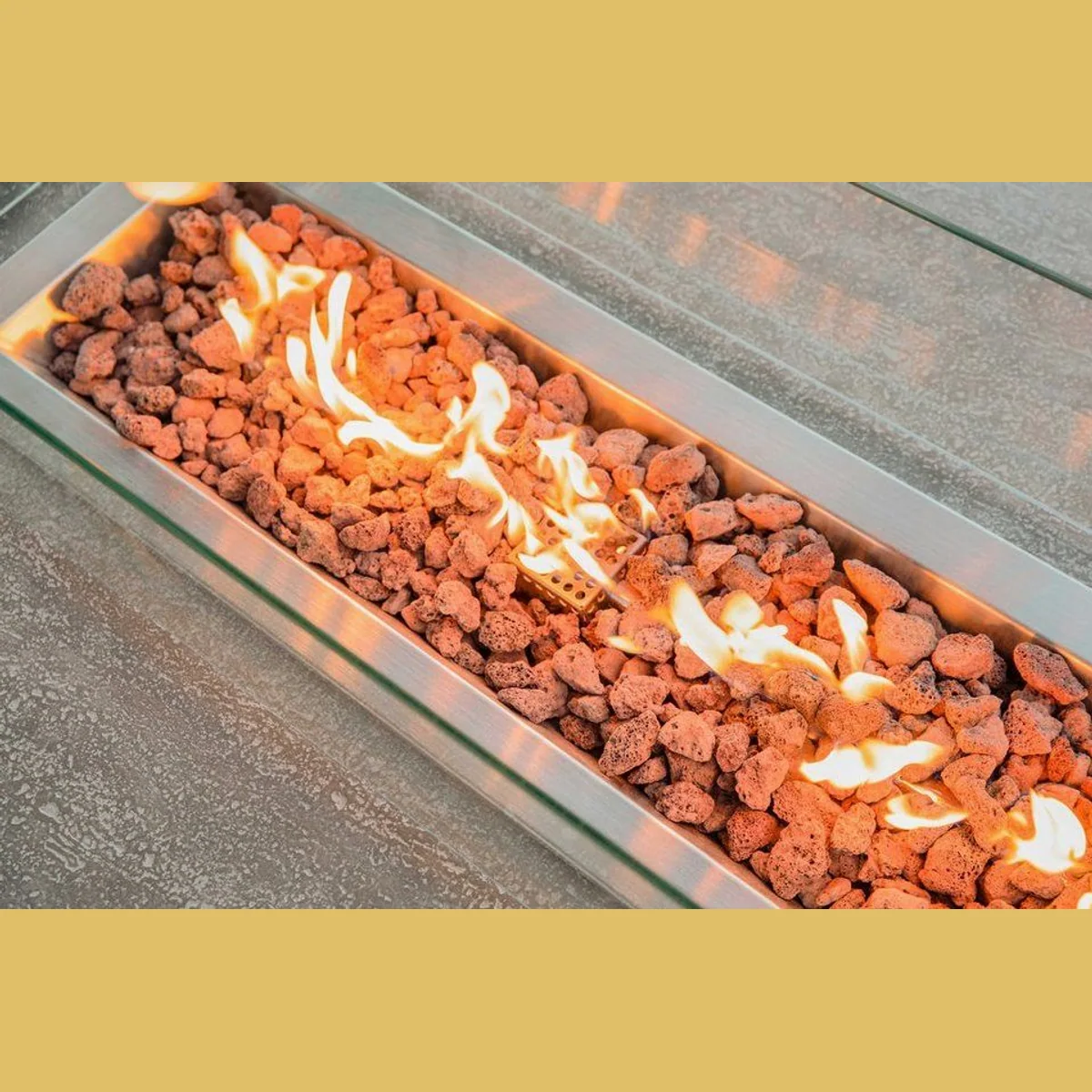 ELEMENTI HAMPTON Feuertisch, luxuriöse Travertin-Optik, wetterfest, inklusive Wetterschutzhaube 4