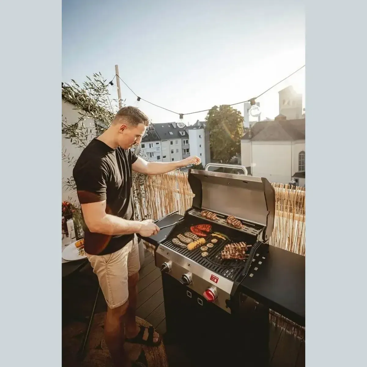 Enders Gasgrill Chicago Next 3 R Turbo, 10,6 kW, emaillierter Gussrost 2
