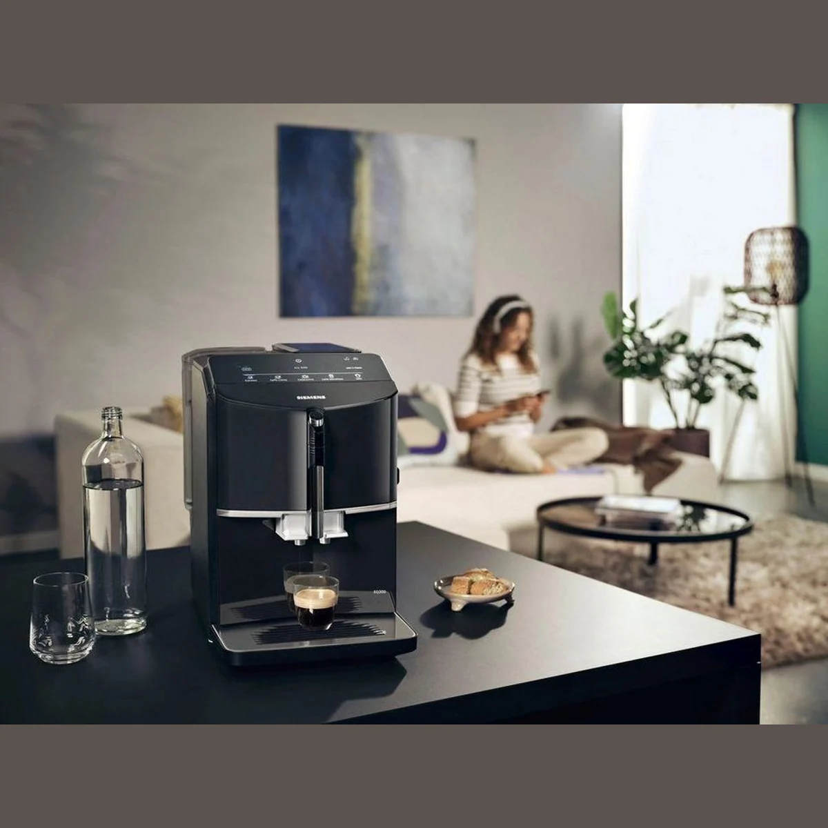 SIEMENS EQ.300 TF301E19 Kaffeevollautomat, OneTouch-Funktion, Keramikmahlwerk, beleuchtete Sensortasten 5